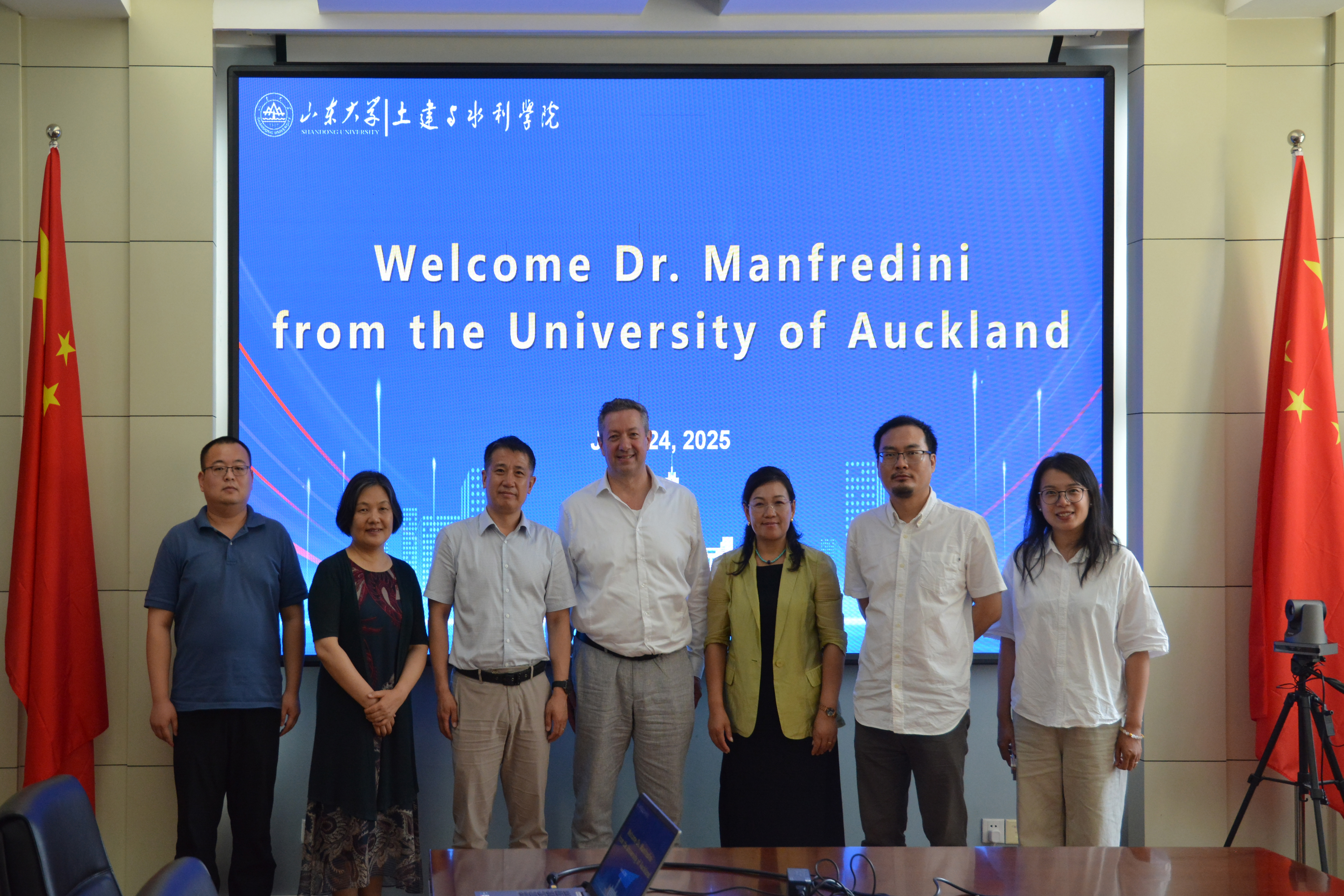 94b3f20bdb1e4a8d2f32517c65d229a