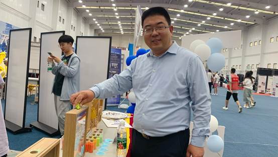 51视频
孙怀凤老师倒下许愿瓶(友爱)